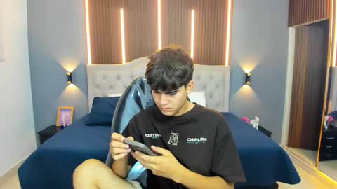 Snapshot of tommy18__ chatting on 11-15-25, 03:37 Tommy online show from 11-15-25, 03:37