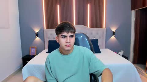 Snapshot of tommy18__ chatting on 12-20-25, 03:57 Tommy online show from 12-20-25, 03:57