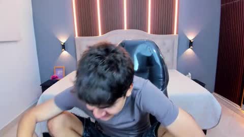 Snapshot of tommy18__ chatting on 02-04-26, 03:12 Tommy online show from 02-04-26, 03:12