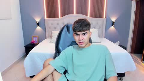 Snapshot of tommy18__ chatting on 02-08-26, 03:21 Tommy online show from 02-08-26, 03:21