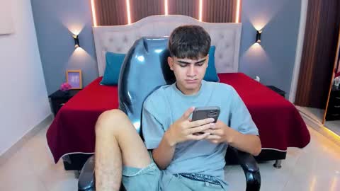 Snapshot of tommy18__ chatting on 02-10-26, 03:32 Tommy online show from 02-10-26, 03:32