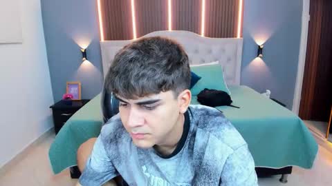 Snapshot of tommy18__ chatting on 02-18-26, 03:24 Tommy online show from 02-18-26, 03:24