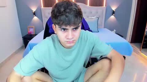 Snapshot of tommy18__ chatting on 02-25-26, 03:38 Tommy online show from 02-25-26, 03:38