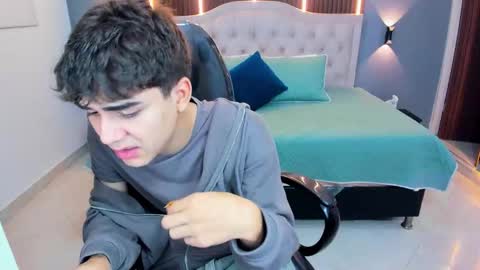 Snapshot of tommy18__ chatting on 03-01-26, 03:19 Tommy online show from 03-01-26, 03:19