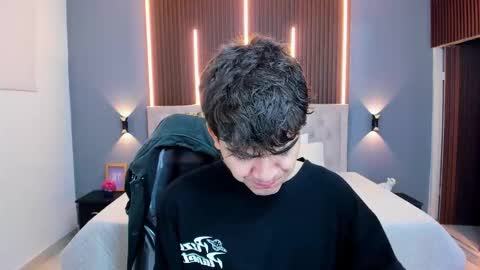 Snapshot of tommy18__ chatting on 03-05-26, 04:19 Tommy online show from 03-05-26, 04:19