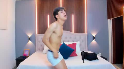 Snapshot of tommy18__ chatting on 03-08-26, 03:32 Tommy online show from 03-08-26, 03:32