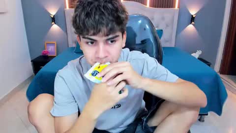 Snapshot of tommy18__ chatting on 03-14-26, 03:34 Tommy online show from 03-14-26, 03:34