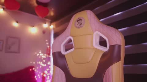 Blue  online show from 02-27-25, 01:07