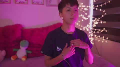 Blue  online show from 03-01-25, 04:44