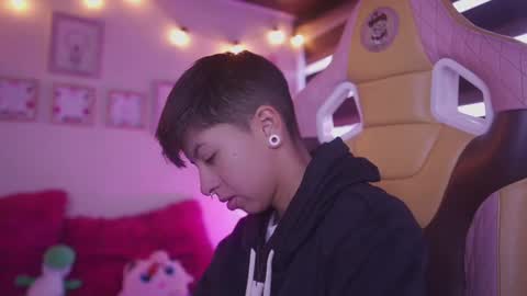 Blue  online show from 03-03-25, 12:16