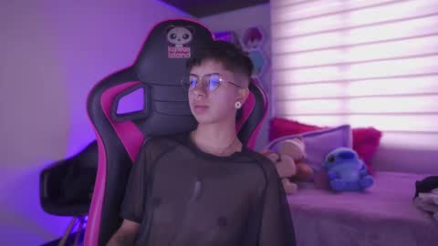 Blue  online show from 03-11-25, 02:18