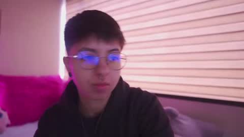 Blue  online show from 07-10-26, 01:14