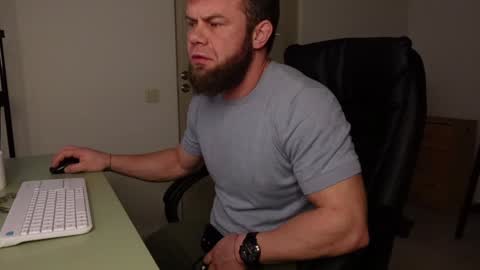 Snapshot of tommy_burnzzz chatting on 01-07-25, 03:35 tommy burnzzz online show from 01-07-25, 03:35