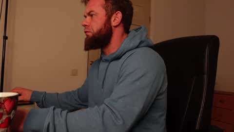 Snapshot of tommy_burnzzz chatting on 01-12-25, 02:35 tommy burnzzz online show from 01-12-25, 02:35