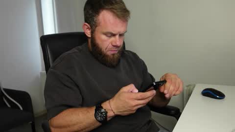 Snapshot of tommy_burnzzz chatting on 10-06-25, 10:45 tommy burnzzz online show from 10-06-25, 10:45