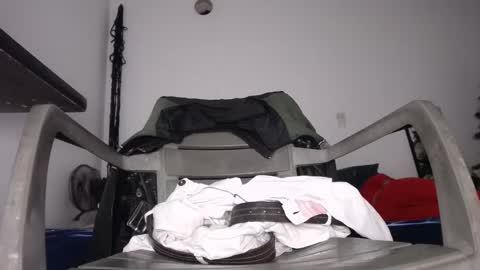 Snapshot of tommy_c0rtez chatting on 01-04-25, 01:31 Thomas online show from 01-04-25, 01:31