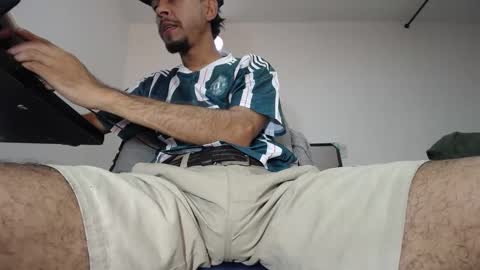 Snapshot of tommy_c0rtez chatting on 02-22-25, 12:40 Thomas online show from 02-22-25, 12:40