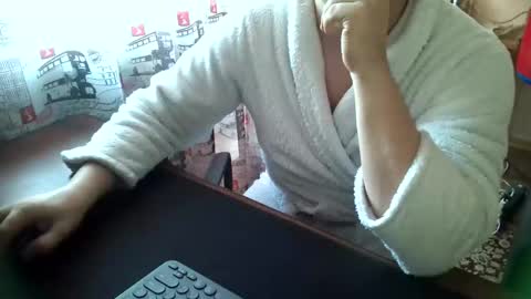 Tommi Li online show from 01-12-25, 10:45