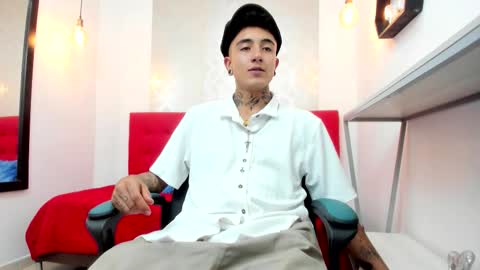 Snapshot of tommy_will chatting on 11-23-25, 03:39 tommy_will online show from 11-23-25, 03:39