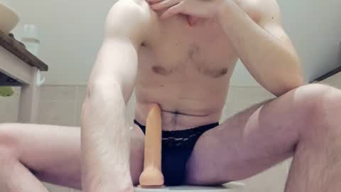 Snapshot of tommyadvo chatting on 02-22-25, 08:42 Tom online show from 02-22-25, 08:42