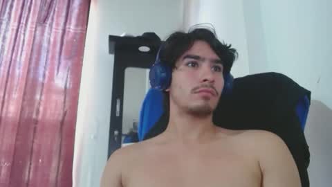 Snapshot of tommycutee21 chatting on 05-06-26, 06:57 tommycutee21 online show from 05-06-26, 06:57
