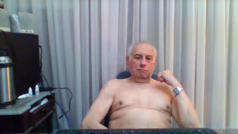 Snapshot of tommylecock chatting on 10-08-25, 02:58 tommylecock online show from 10-08-25, 02:58