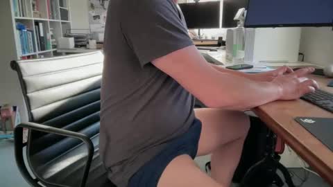 Snapshot of tonisun chatting on 03-02-25, 03:37 tonisun online show from 03-02-25, 03:37