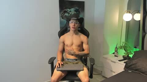 tony_petrov online show from 09-25-25, 06:39