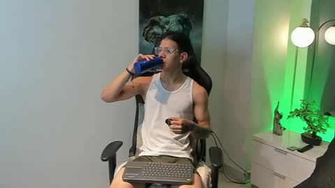 tony_petrov online show from 10-18-25, 08:26