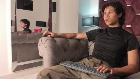 Snapshot of tonybenedetti chatting on 01-05-26, 08:01 Tony Benedetti online show from 01-05-26, 08:01