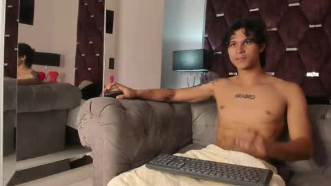 Snapshot of tonybenedetti chatting on 01-08-26, 08:33 Tony Benedetti online show from 01-08-26, 08:33