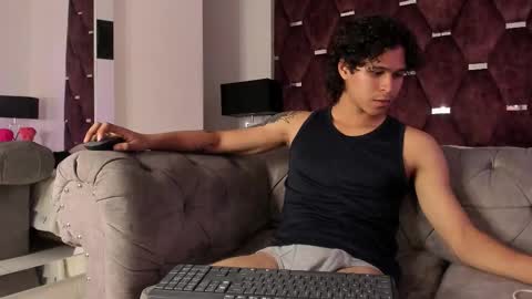 Snapshot of tonybenedetti chatting on 01-09-26, 07:37 Tony Benedetti online show from 01-09-26, 07:37