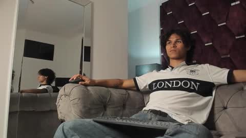 Snapshot of tonybenedetti chatting on 02-21-26, 08:32 Tony Benedetti online show from 02-21-26, 08:32