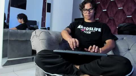 Snapshot of tonybenedetti chatting on 03-04-26, 09:10 Tony Benedetti online show from 03-04-26, 09:10