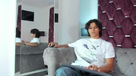 Snapshot of tonybenedetti chatting on 03-08-26, 09:29 Tony Benedetti online show from 03-08-26, 09:29