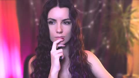 Snapshot of too_beautiful chatting on 12-31-24, 05:18 Elizabeth online show from 12-31-24, 05:18