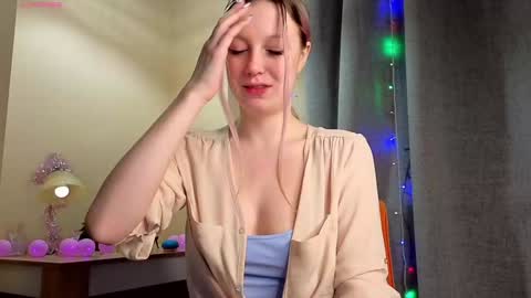Snapshot of too_cute_blonde_girl chatting on 12-21-24, 03:36 Hey hey Im Megan Pvt open. Im very glad to see you here online show from 12-21-24, 03:36