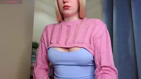 Snapshot of too_cute_blonde_girl chatting on 03-08-25, 03:06 Hey hey Im Megan Pvt open. Im very glad to see you here online show from 03-08-25, 03:06
