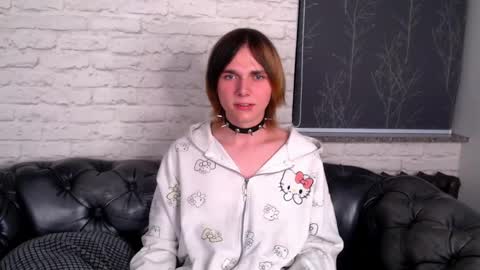 Snapshot of too_silly_ chatting on 05-17-26, 08:38 too_silly_ online show from 05-17-26, 08:38