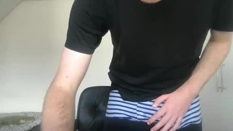 Snapshot of toohottobetrue21 chatting on 10-05-25, 12:36 Max online show from 10-05-25, 12:36