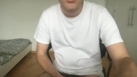 Snapshot of toohottobetrue21 chatting on 10-25-25, 12:56 Max online show from 10-25-25, 12:56