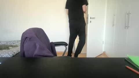 Snapshot of toohottobetrue21 chatting on 01-14-26, 09:15 Max online show from 01-14-26, 09:15