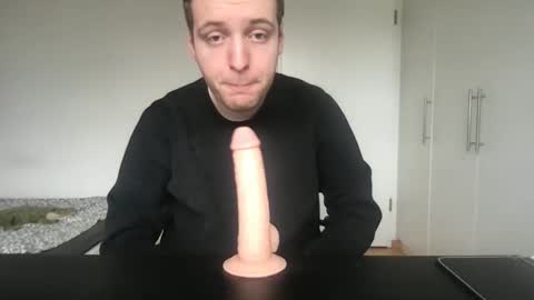 Snapshot of toohottobetrue21 chatting on 02-28-26, 12:28 Max online show from 02-28-26, 12:28