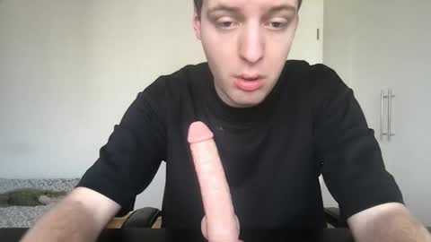 Snapshot of toohottobetrue21 chatting on 03-06-26, 07:49 Max online show from 03-06-26, 07:49