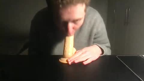 Snapshot of toohottobetrue21 chatting on 03-11-26, 07:31 Max online show from 03-11-26, 07:31