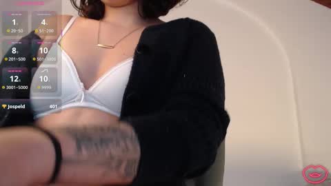 Snapshot of tori_just chatting on 12-22-25, 06:05 tori_just online show from 12-22-25, 06:05