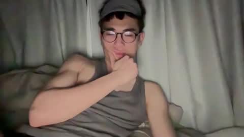 Snapshot of toshikaro0 chatting on 02-06-25, 05:51 Karo online show from 02-06-25, 05:51