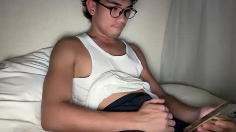 Snapshot of toshikaro0 chatting on 09-17-25, 05:25 Karo online show from 09-17-25, 05:25