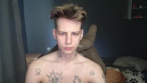 Snapshot of tosssska20 chatting on 05-15-26, 06:31 Toshka online show from 05-15-26, 06:31