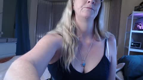 Milly online show from 04-27-26, 12:30